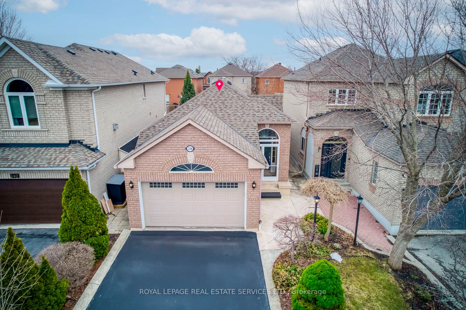 236 Slywood Crescent