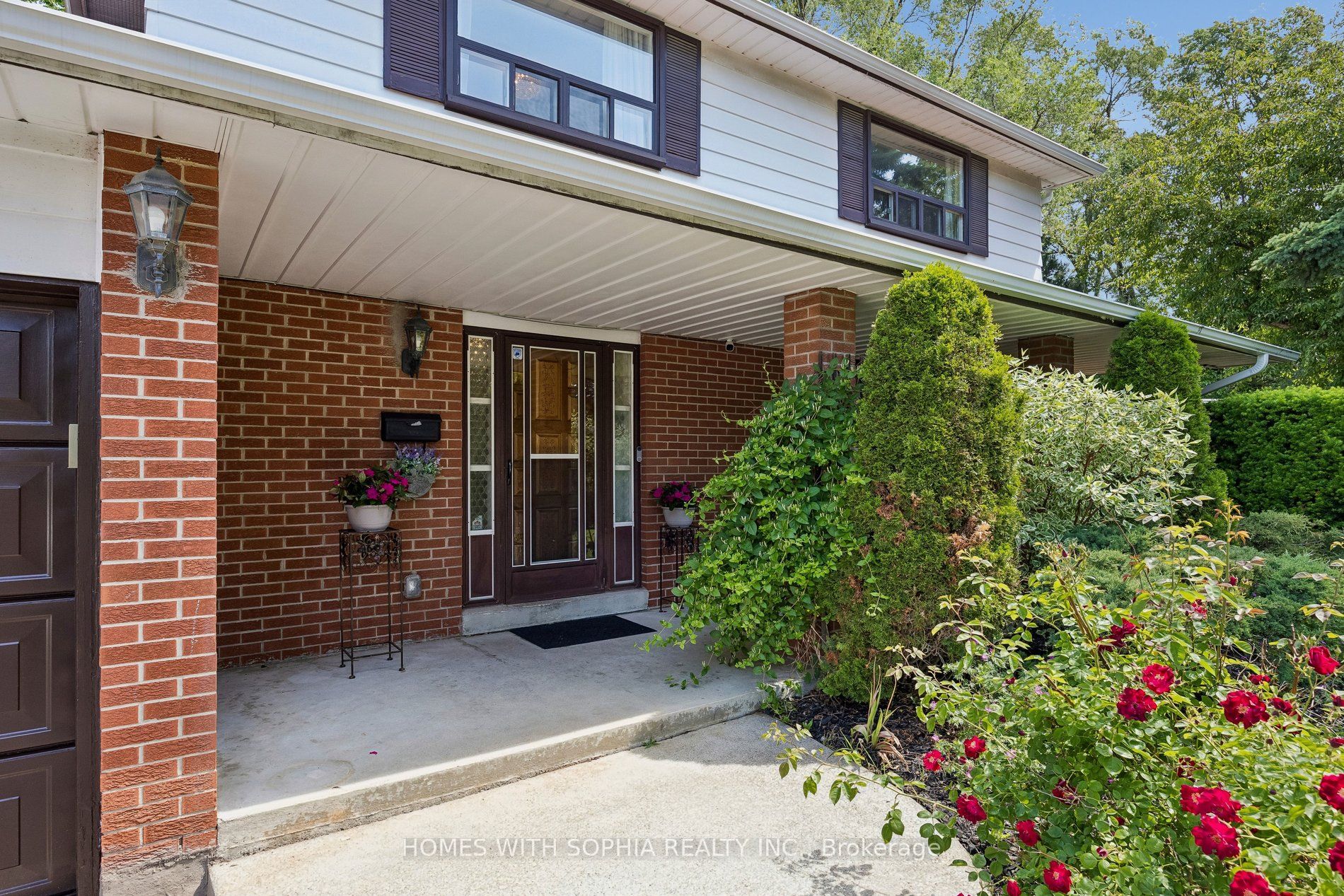 34 Rustywood Drive