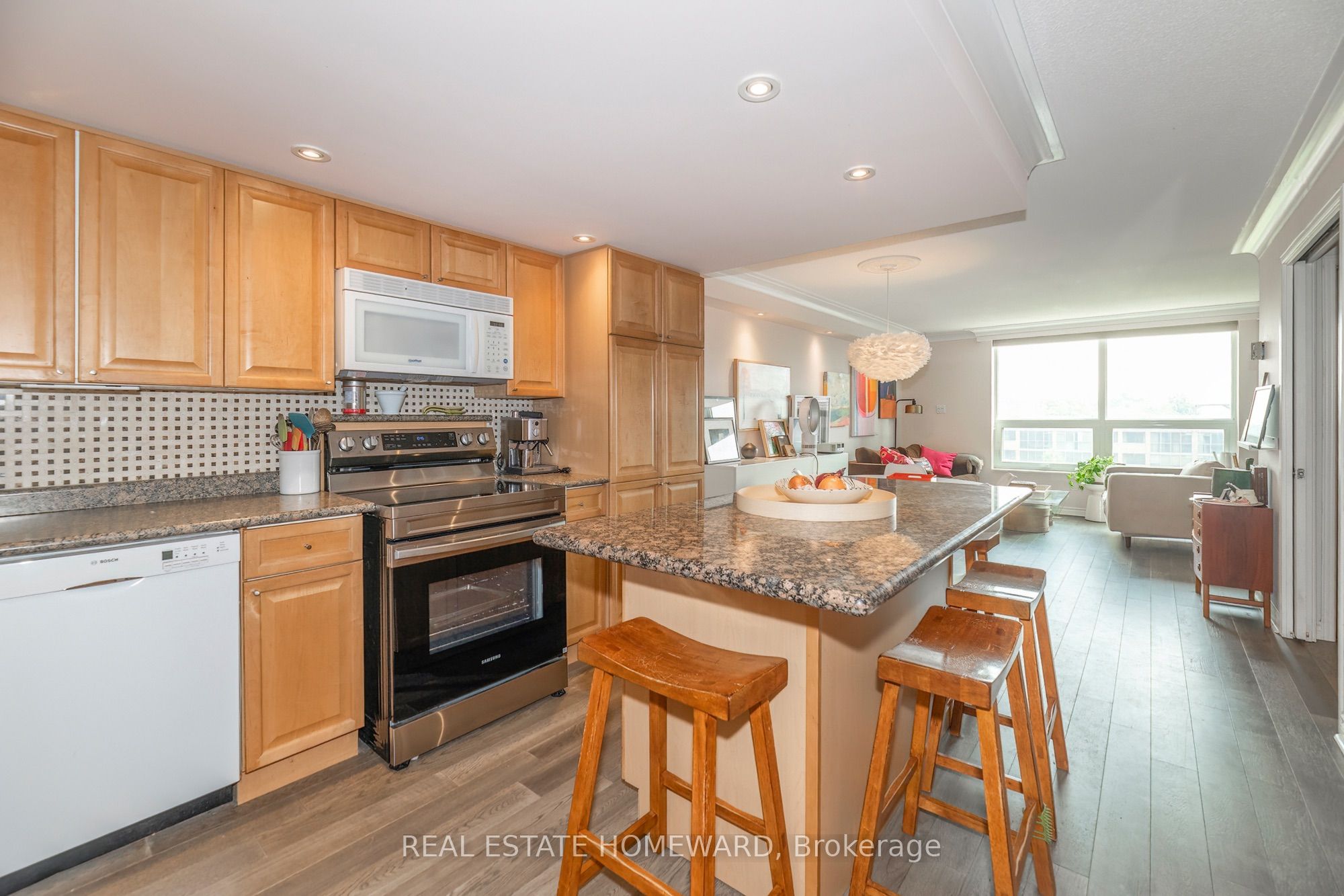 77 Maitland Place 615