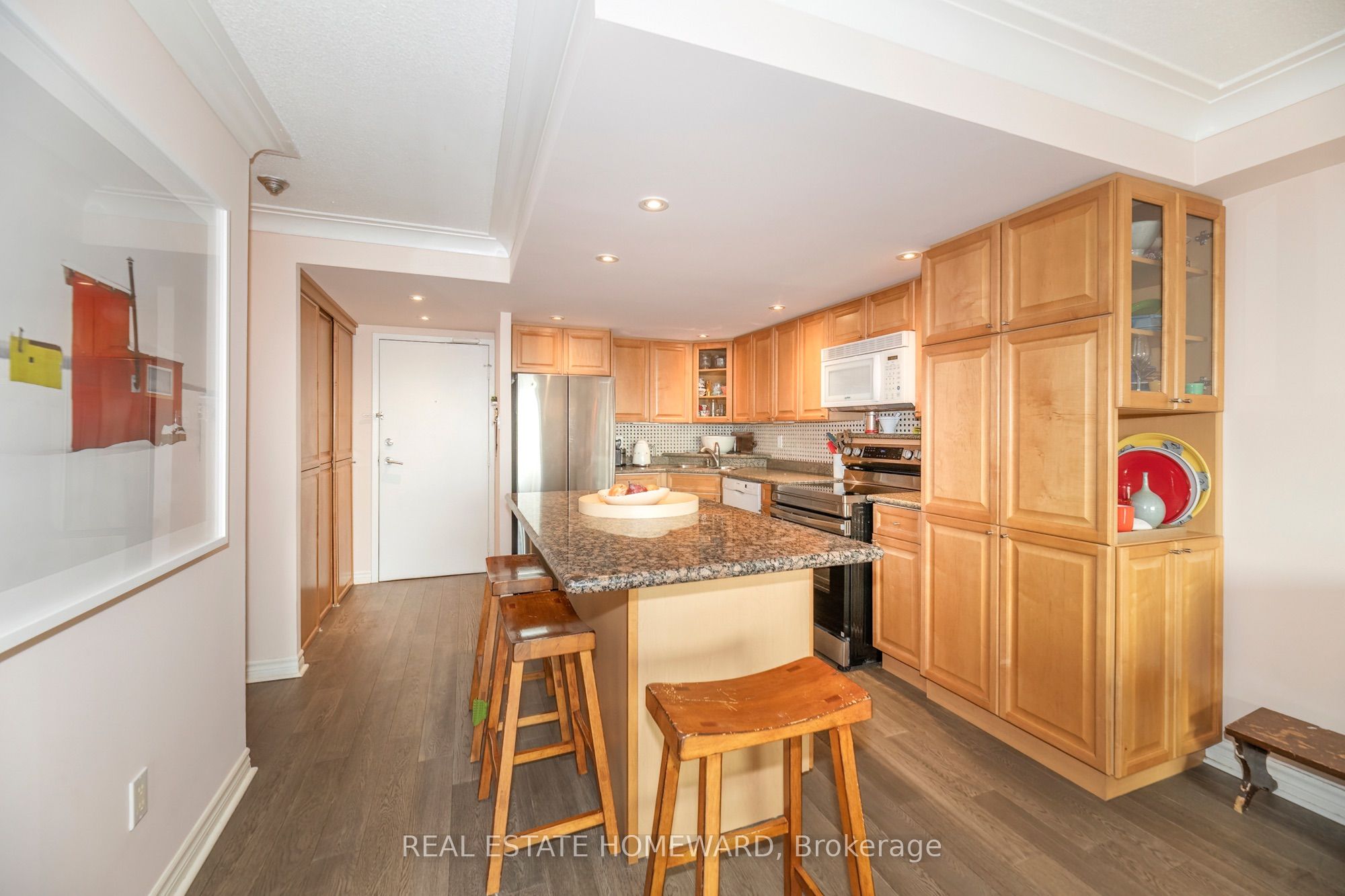 77 Maitland Place 615