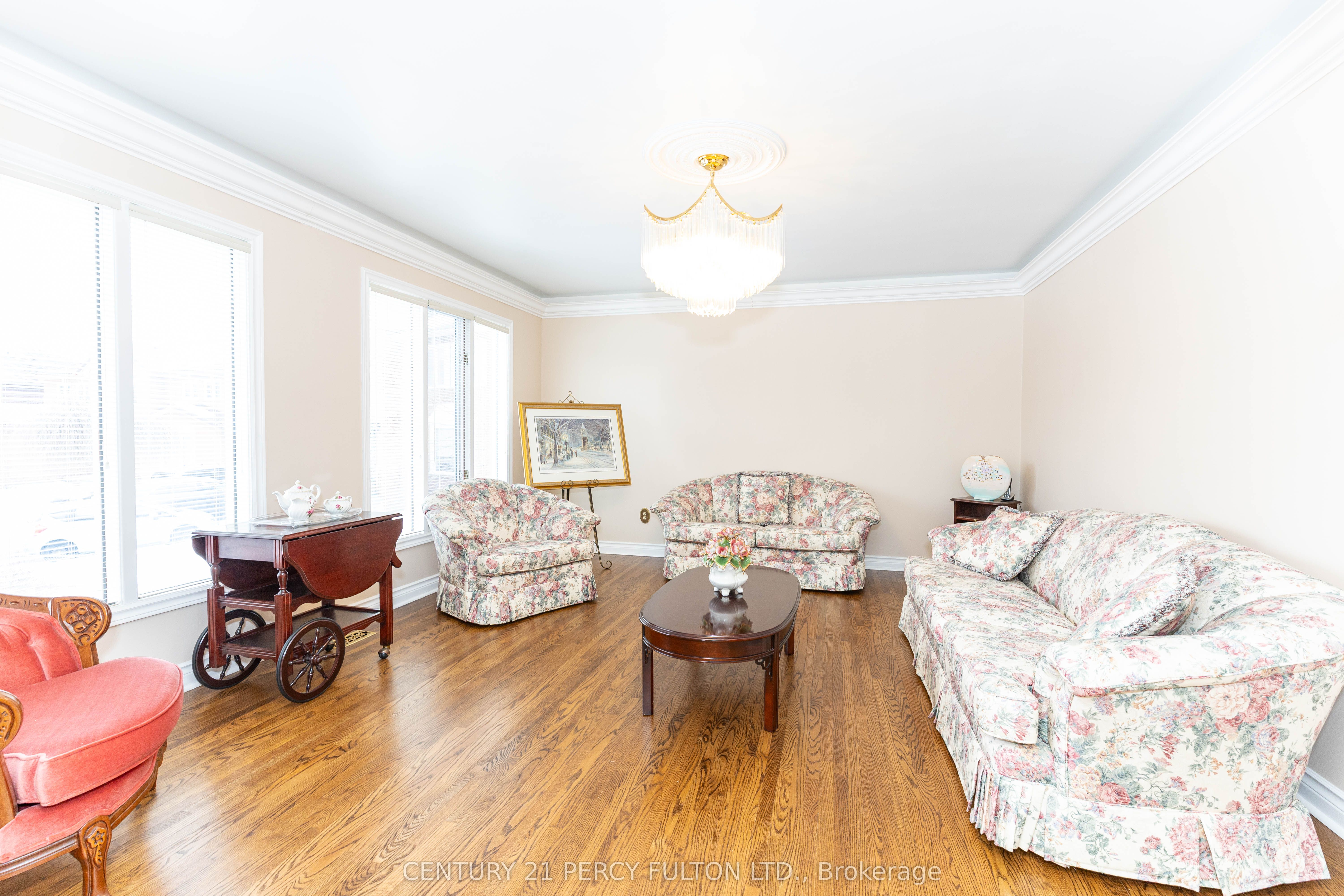 23 Leah Crescent