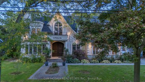 883 Parkland Avenue Mississauga ON L5H 3G6