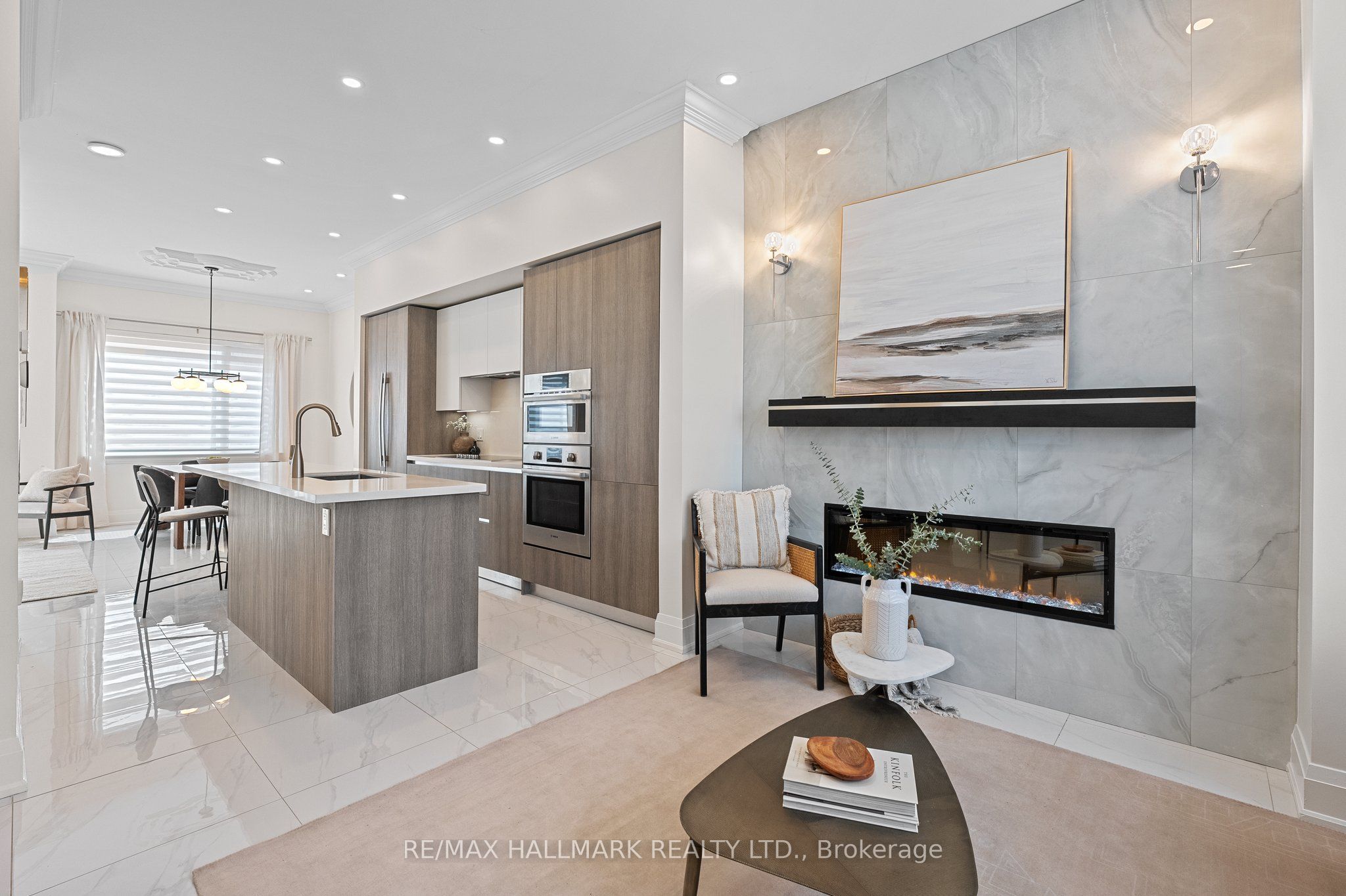 129 High Street W