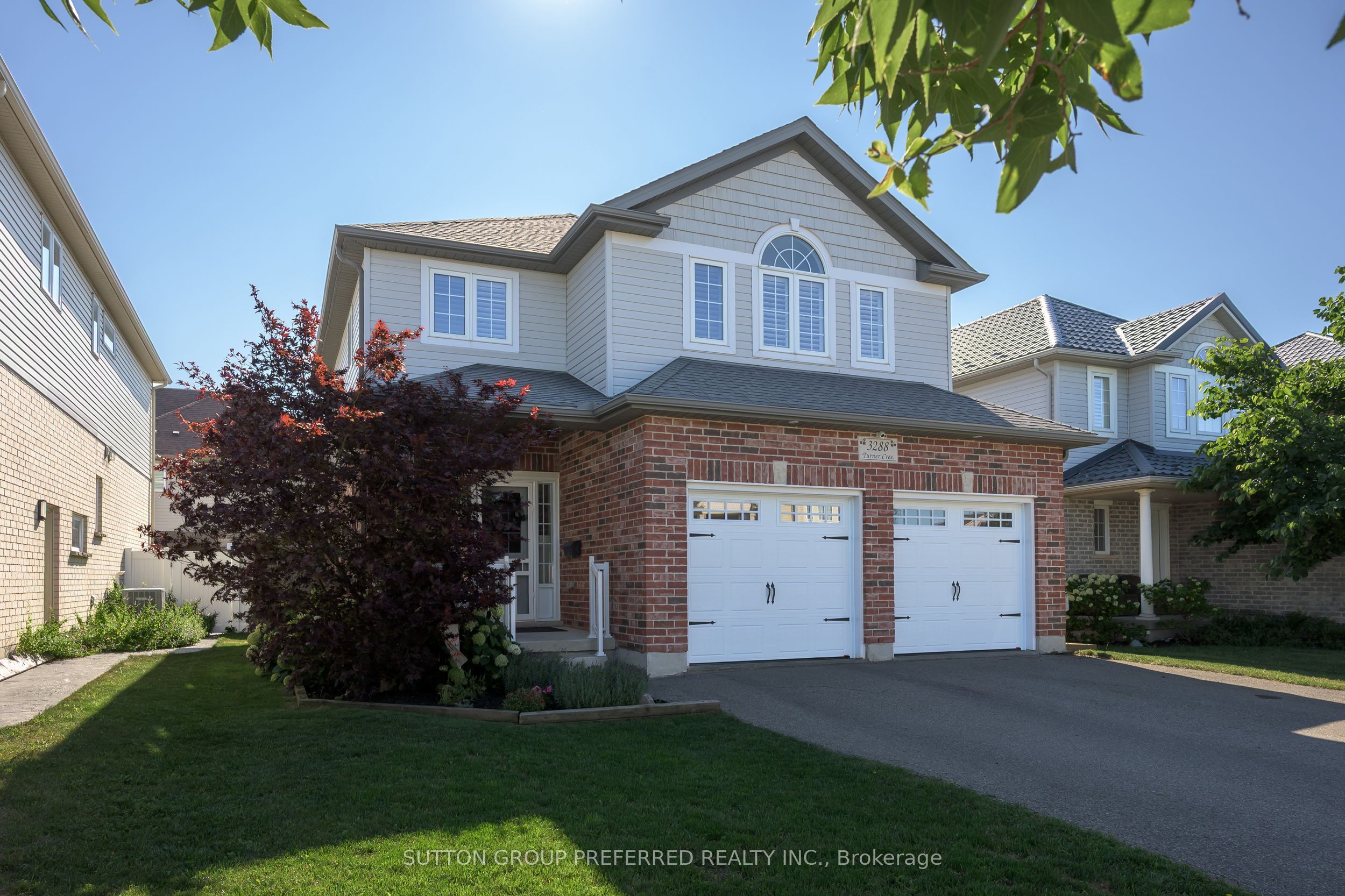 3288 Turner Crescent