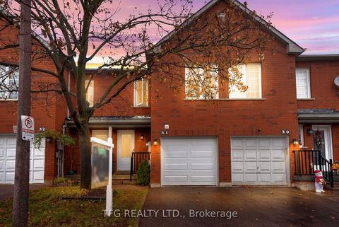 1995 Pine Grove Avenue 31 Pickering ON L1V 6W5
