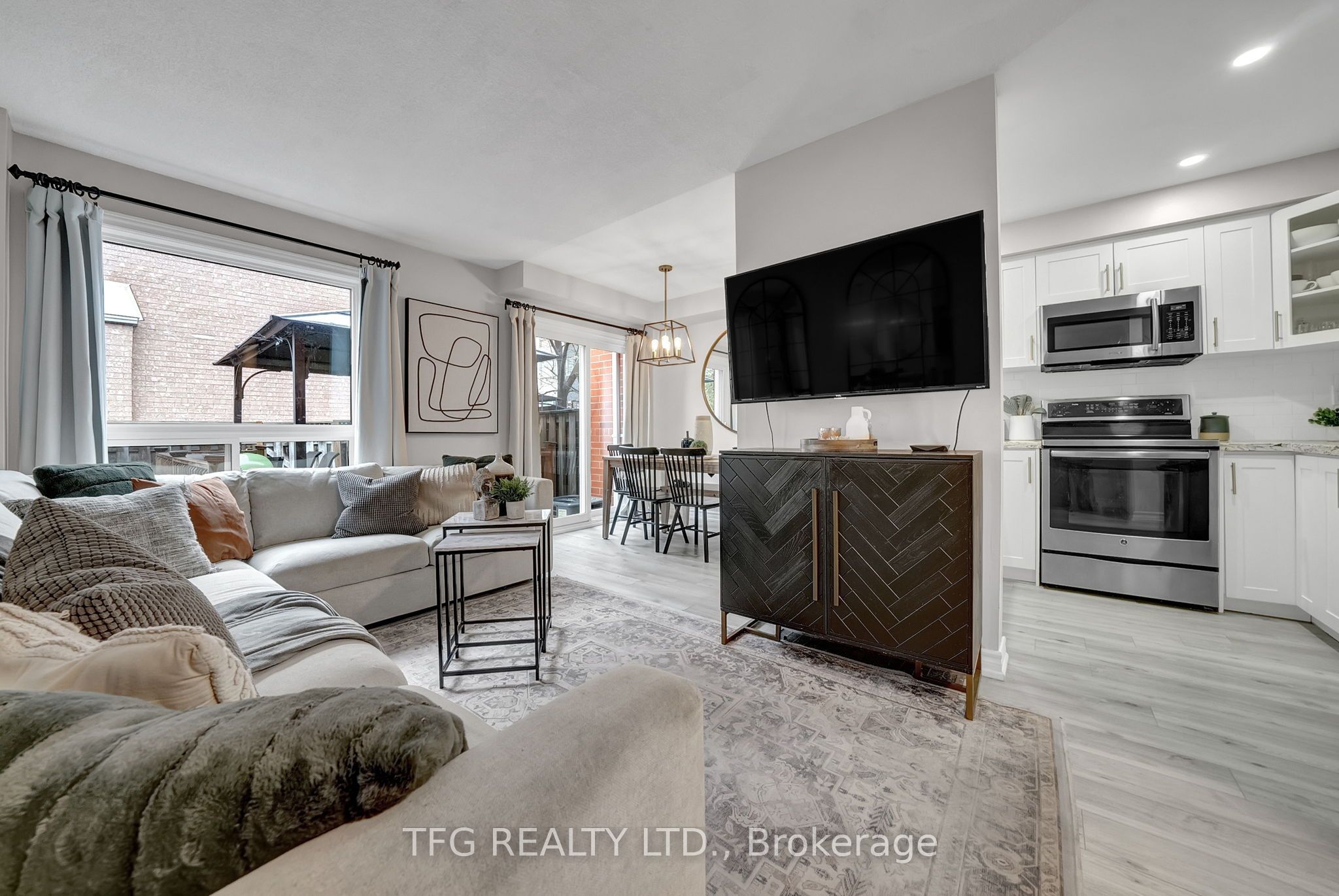 1995 Pine Grove Avenue 31