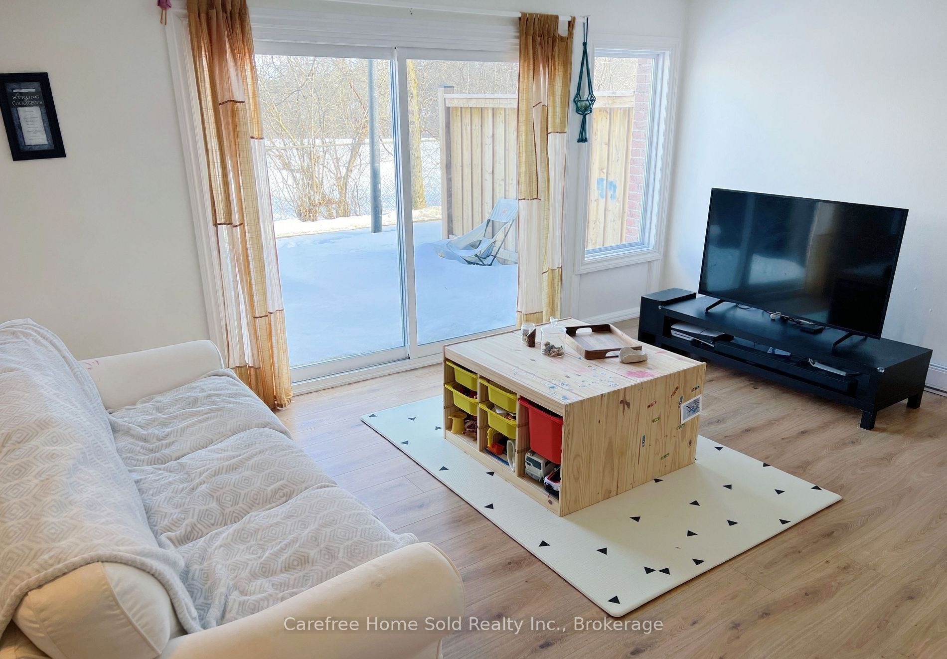 207 Milestone Crescent