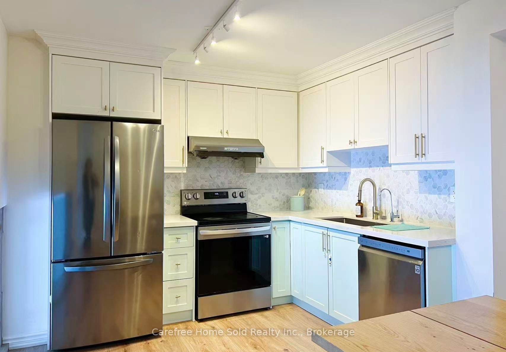 207 Milestone Crescent