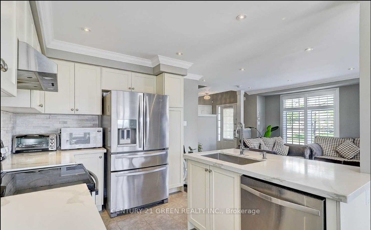 25 Holroyd Street