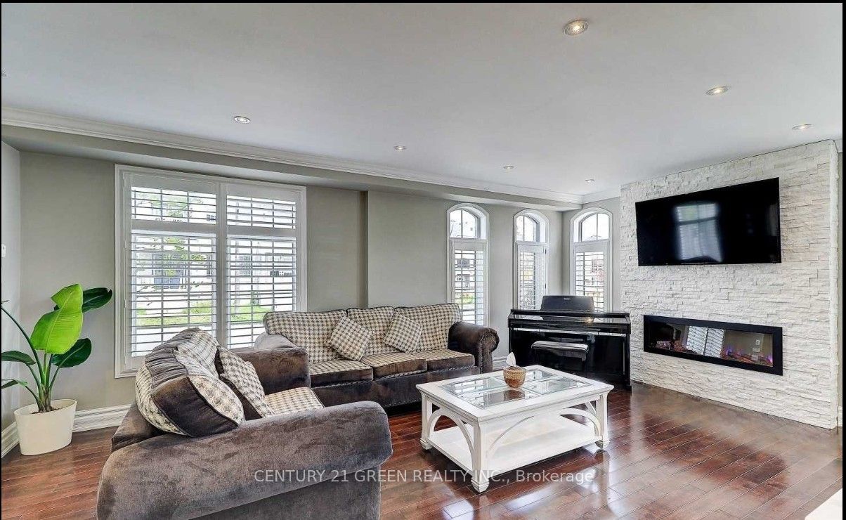 25 Holroyd Street