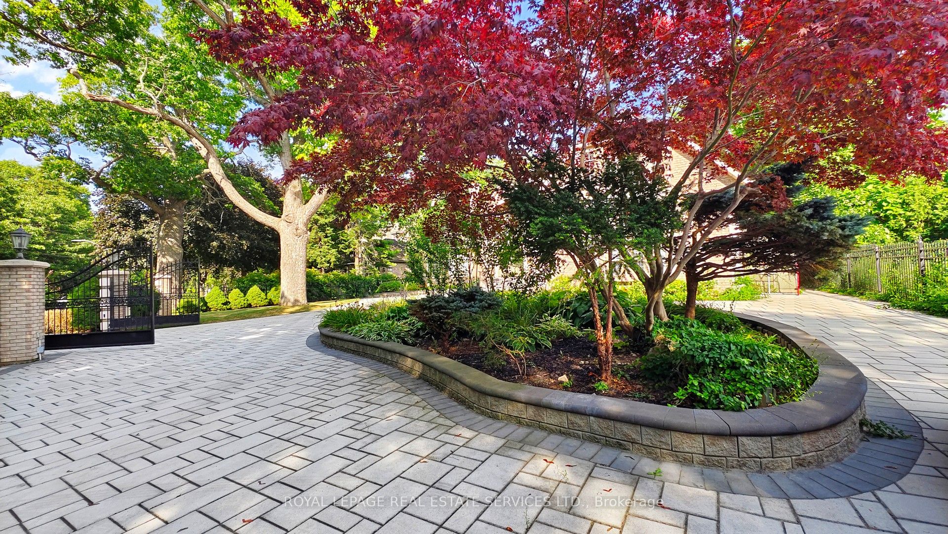 2416 Mississauga Road