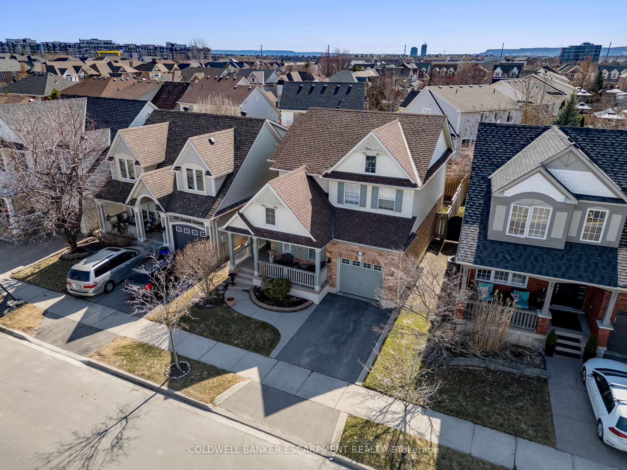 593 Caverhill Crescent