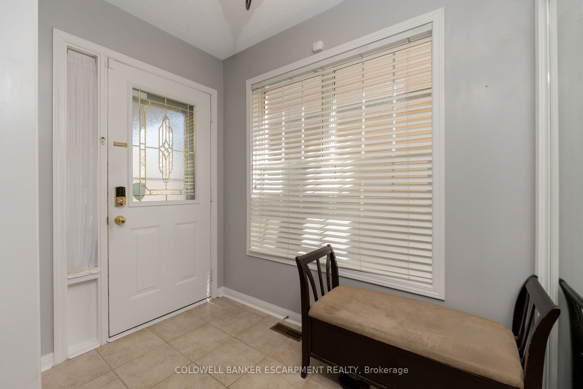 593 Caverhill Crescent