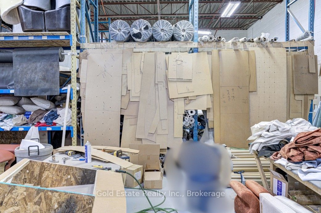 16 Strathearn Avenue S 3-5