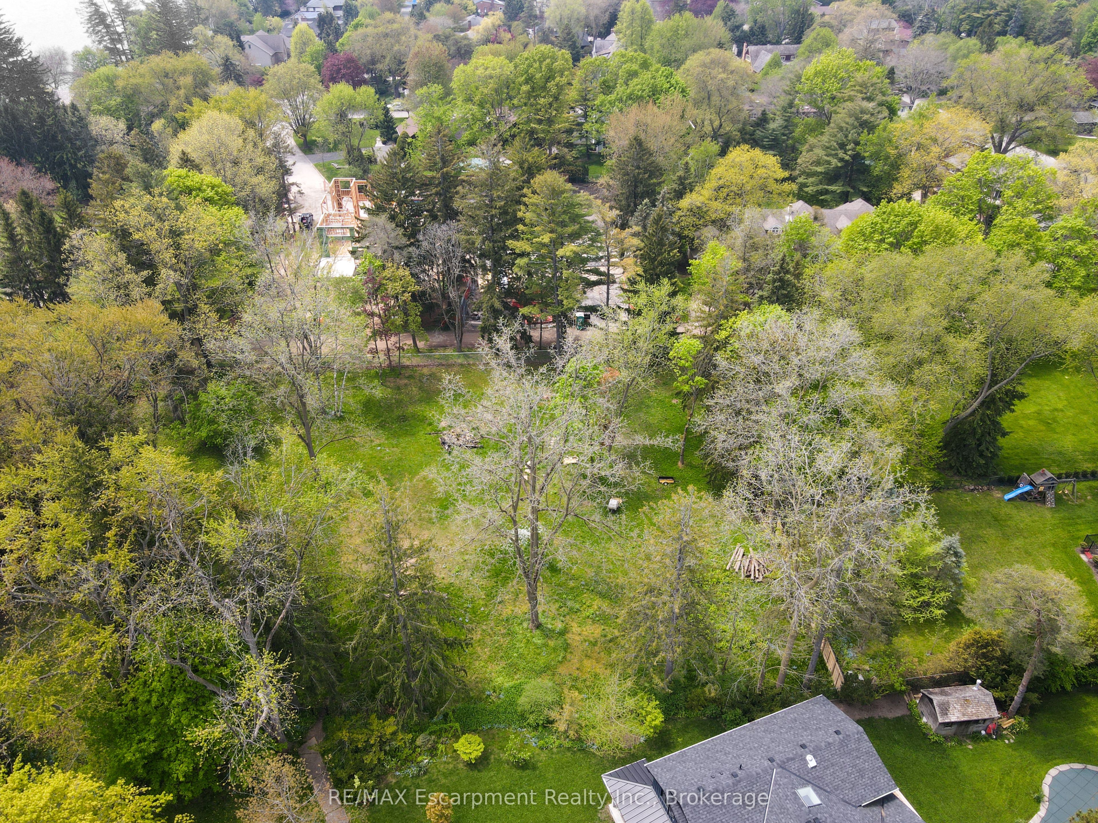 2322 Bennington Gate