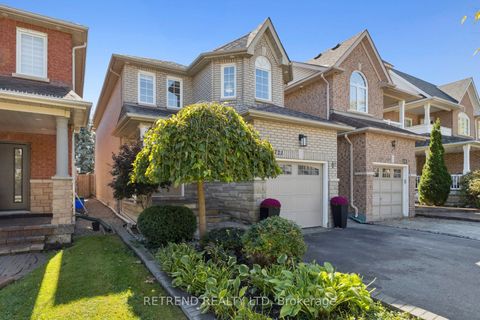 721 Swan Place Pickering ON L1X 2V7