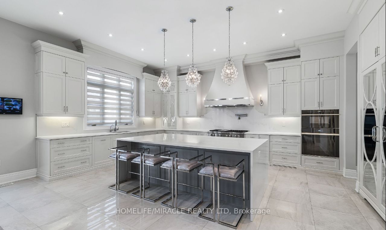 320 TORREY PINES Road