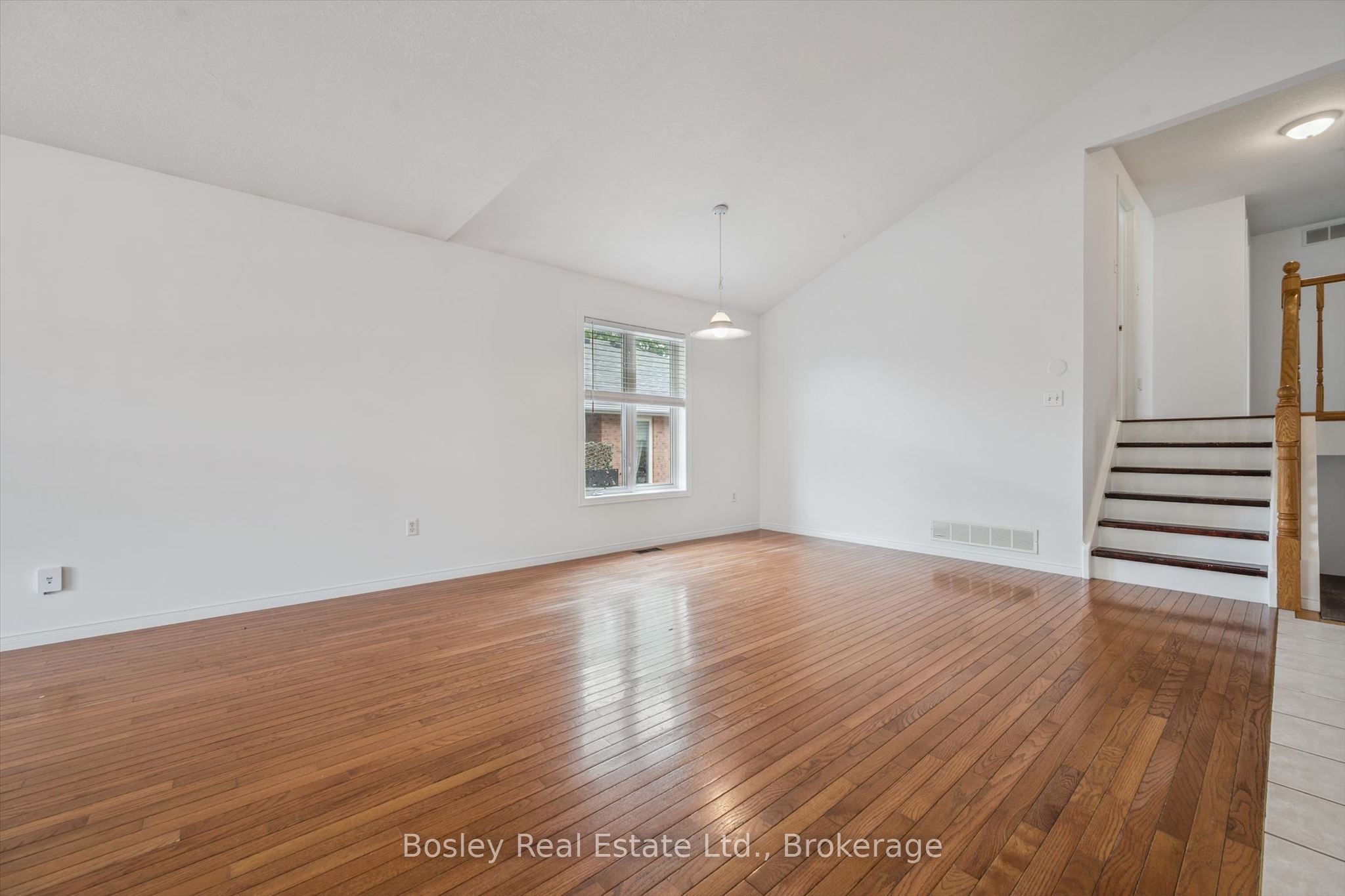4 Hayward Crescent