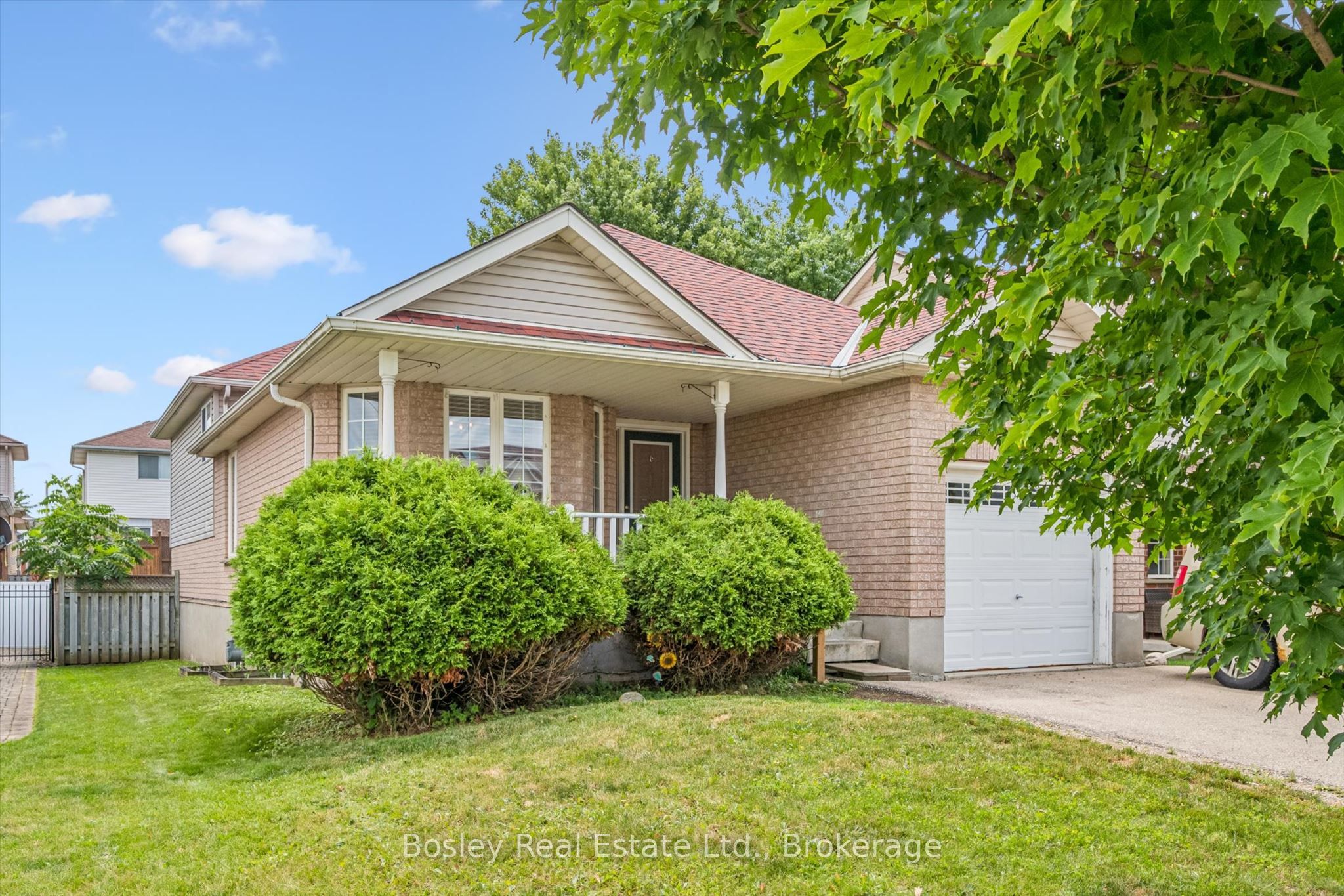 4 Hayward Crescent