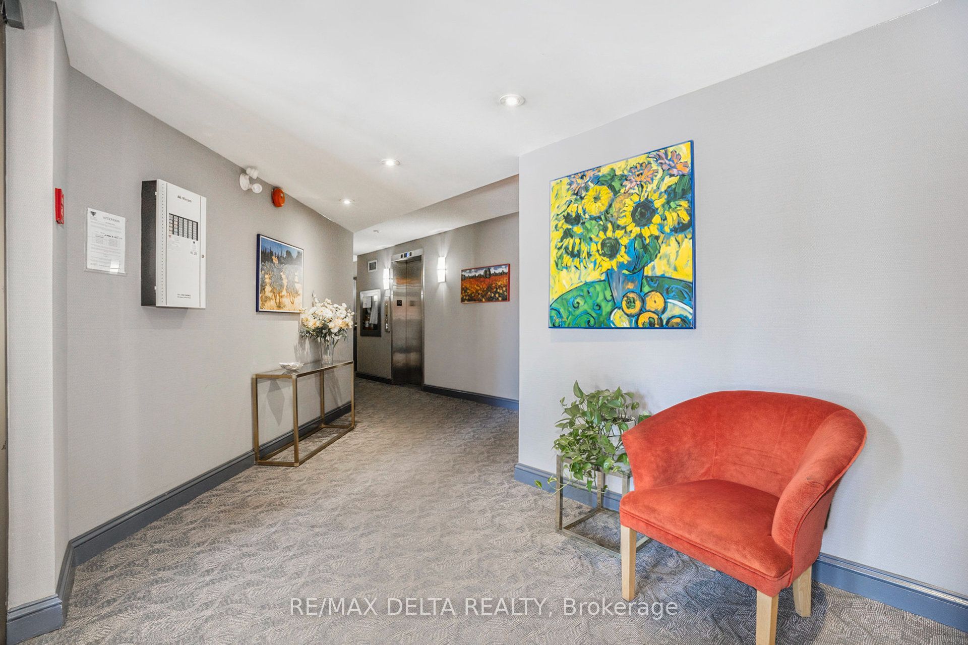 295 Gilmour Street 304