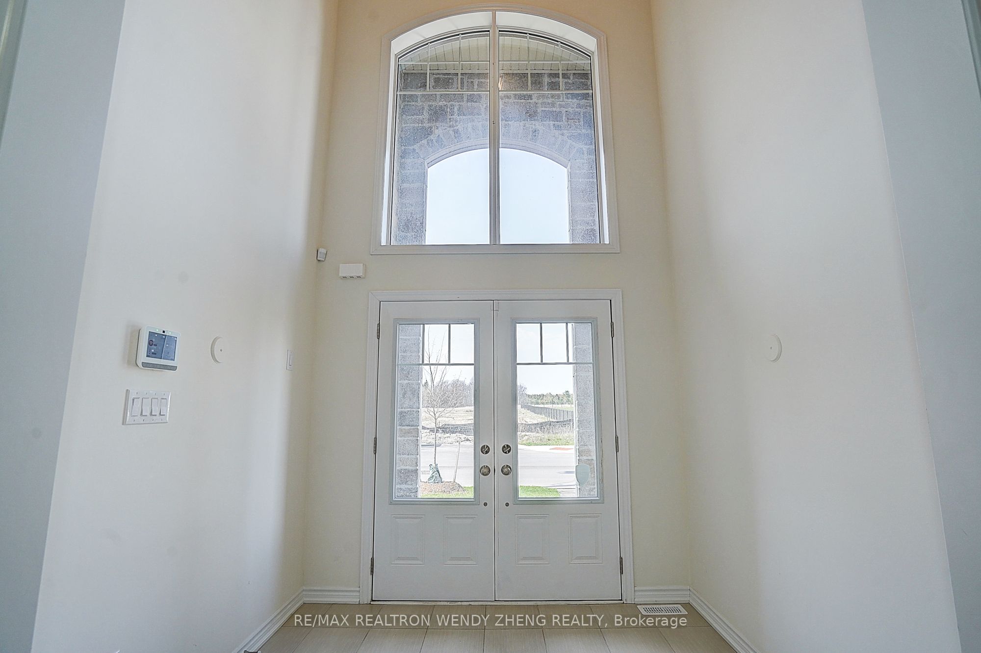 21 Charles White Court