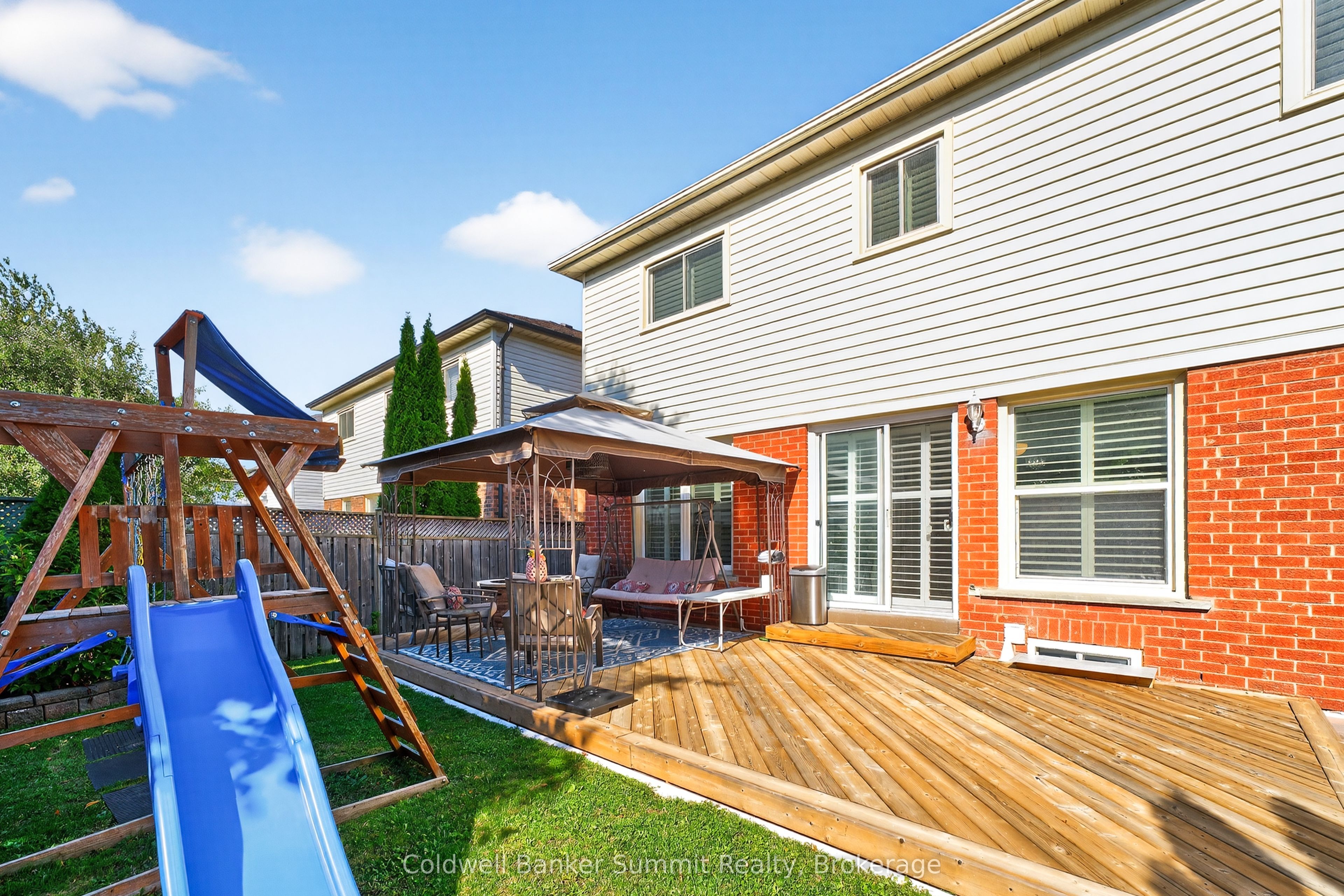 1037 Sandcliff Drive