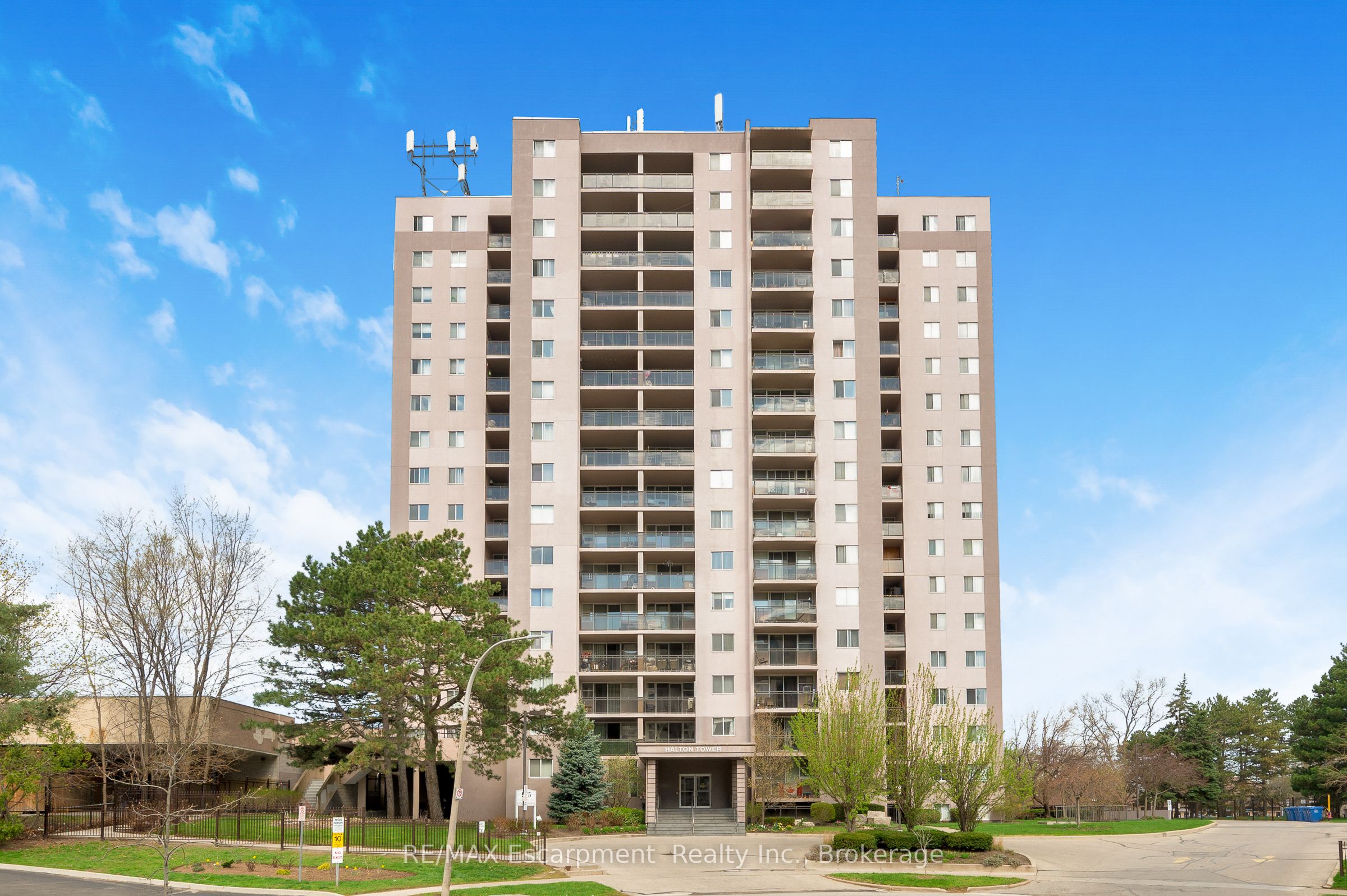 975 WARWICK Court 1501