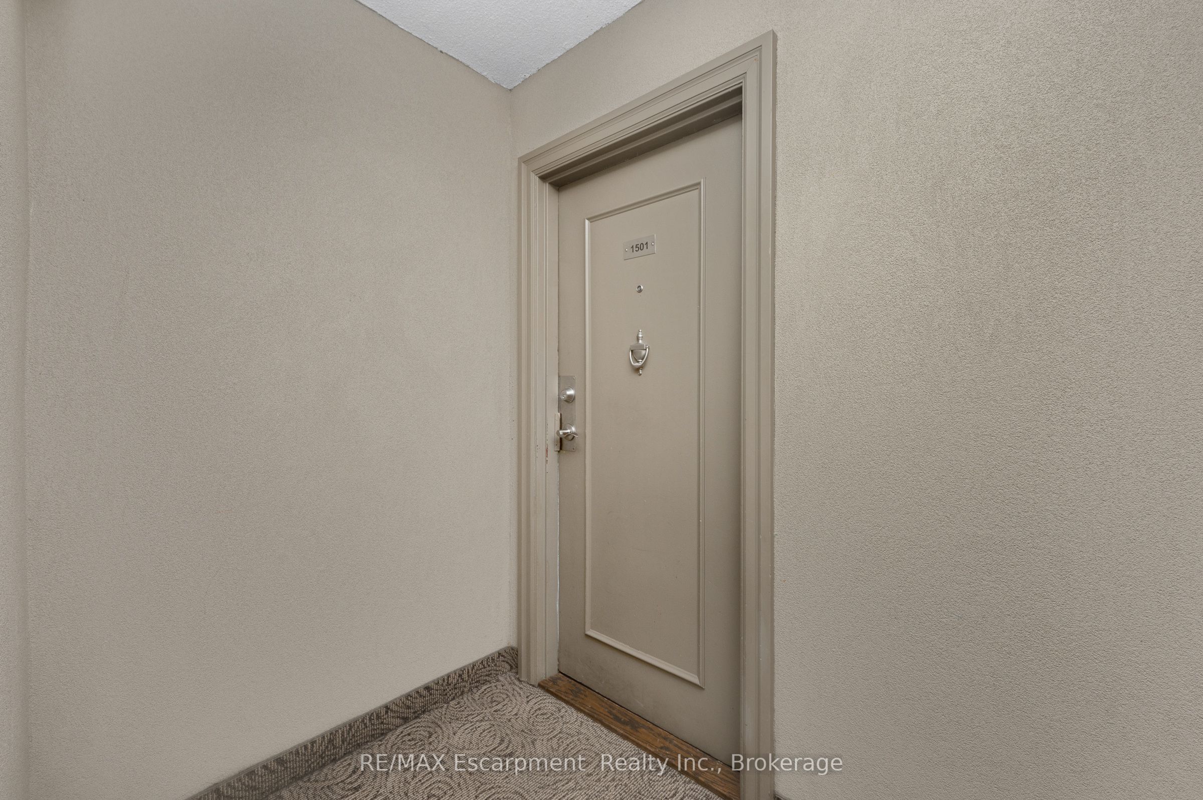 975 WARWICK Court 1501