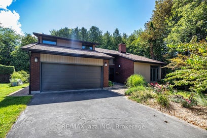 1005 Bluefinch Court Oshawa ON L1G 6Y1