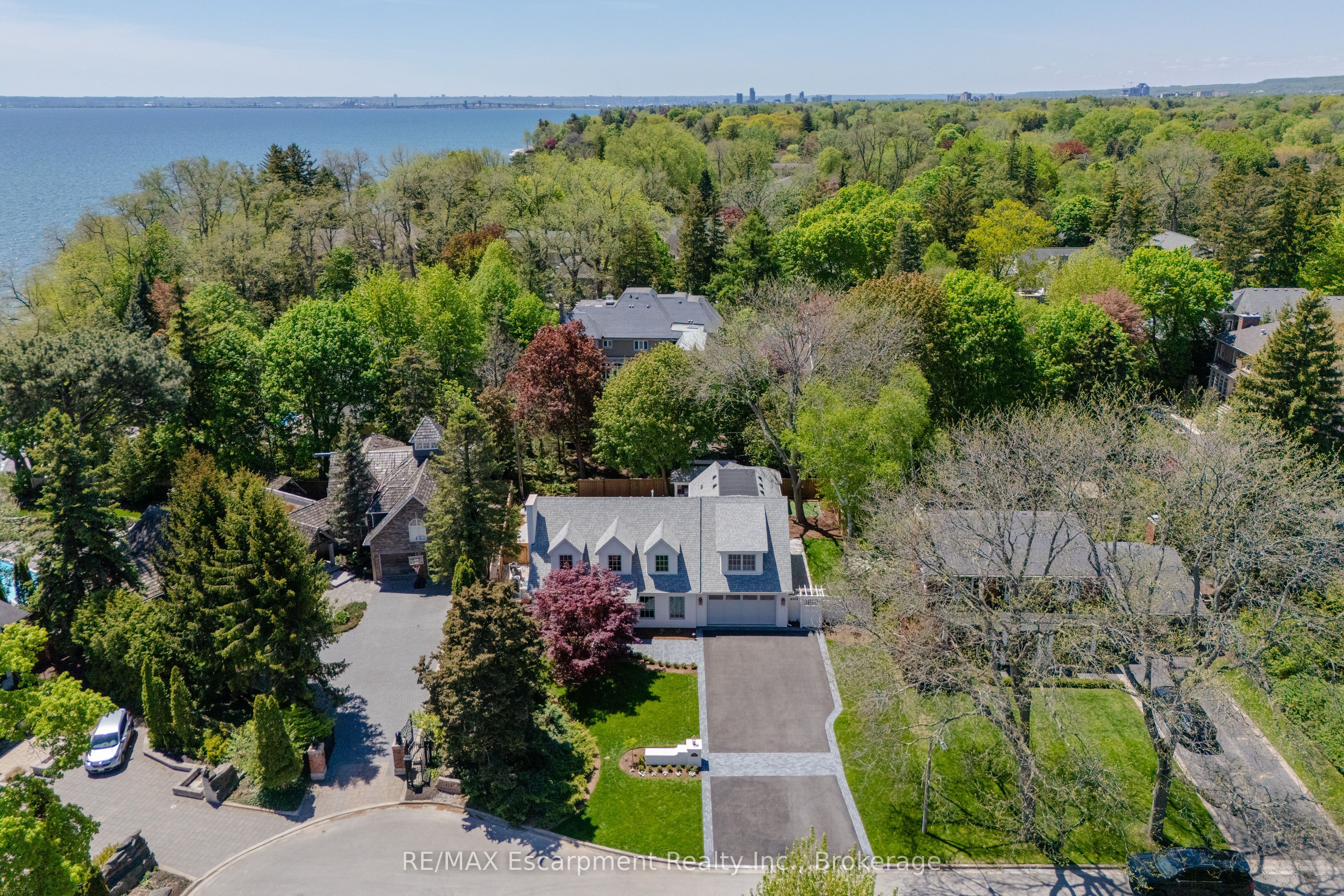 130 Edgecliffe Place
