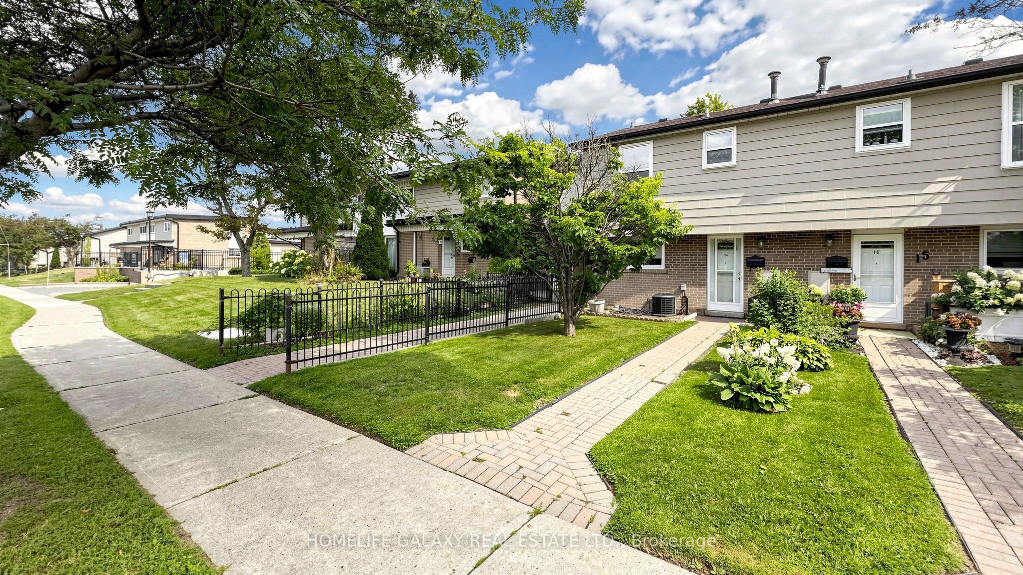 925 Bayly Street 16
