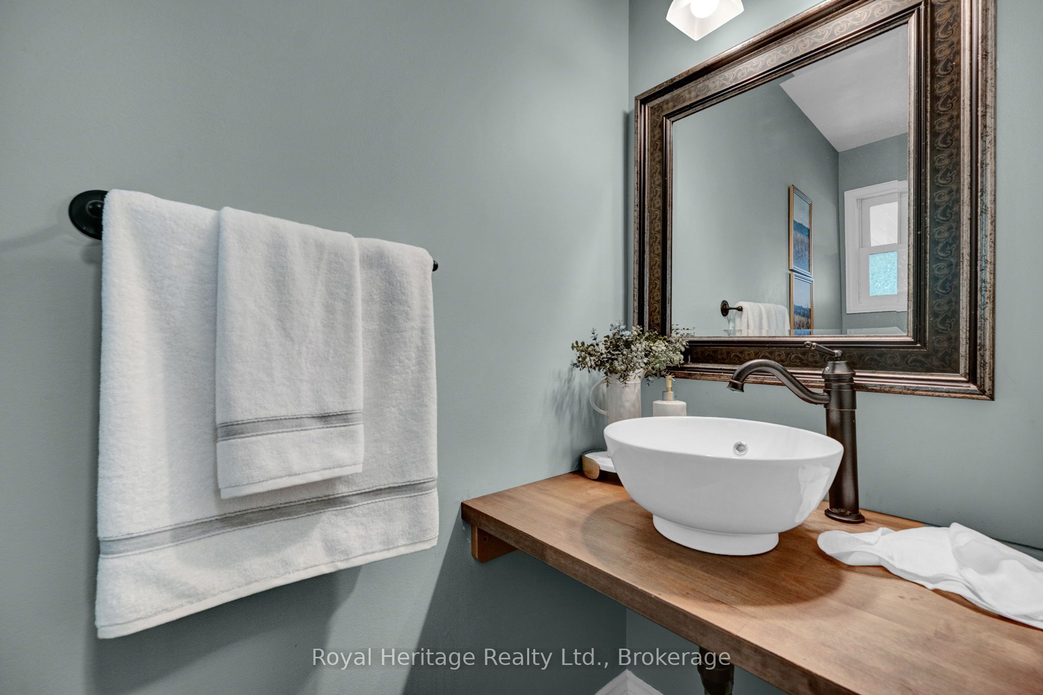 868 William Booth Crescent