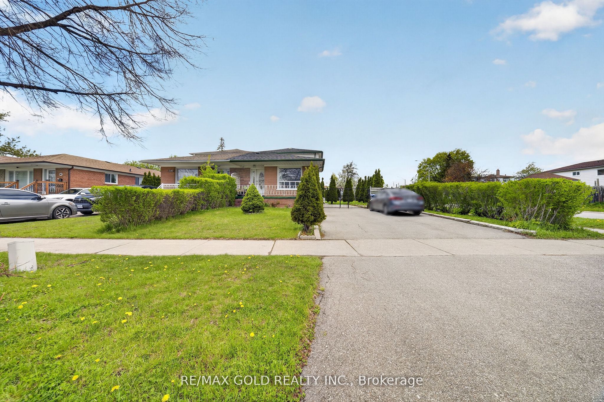 3289 Victory Crescent