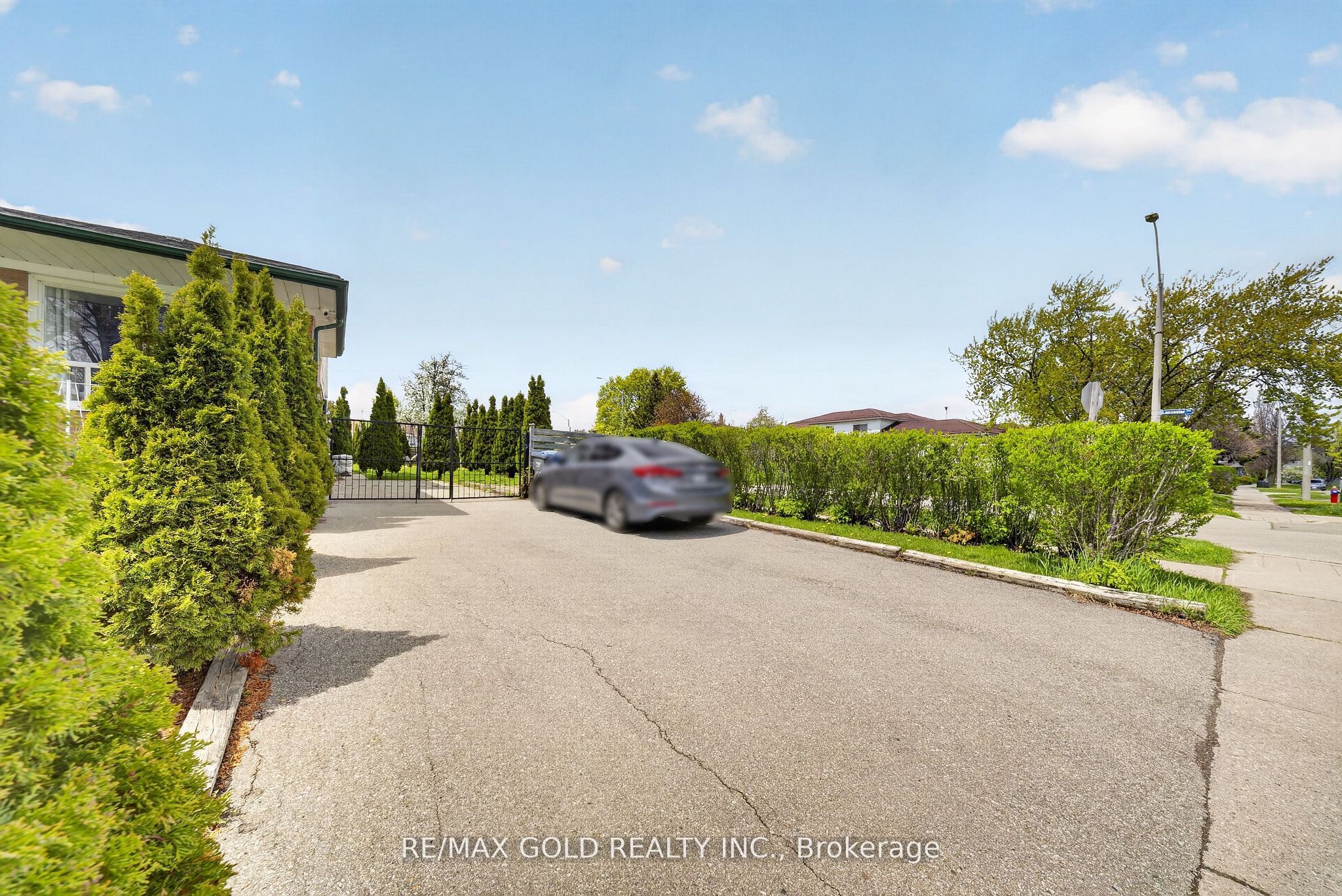 3289 Victory Crescent