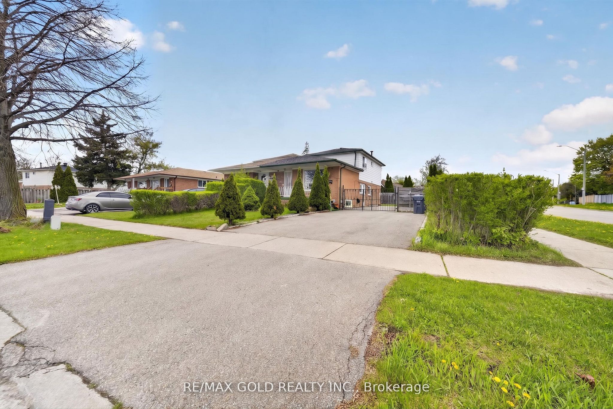 3289 Victory Crescent