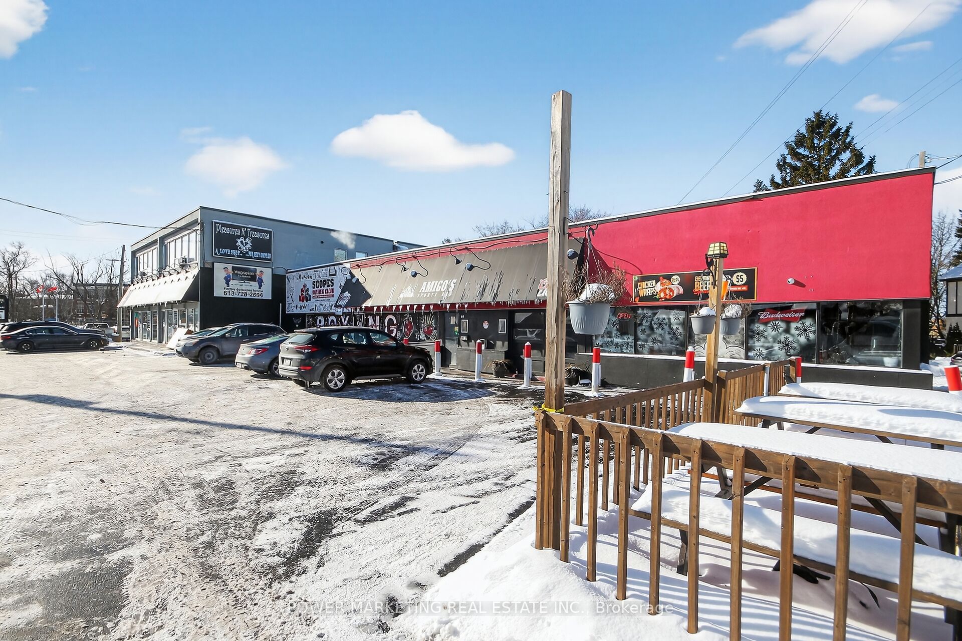 858 MERIVALE Road