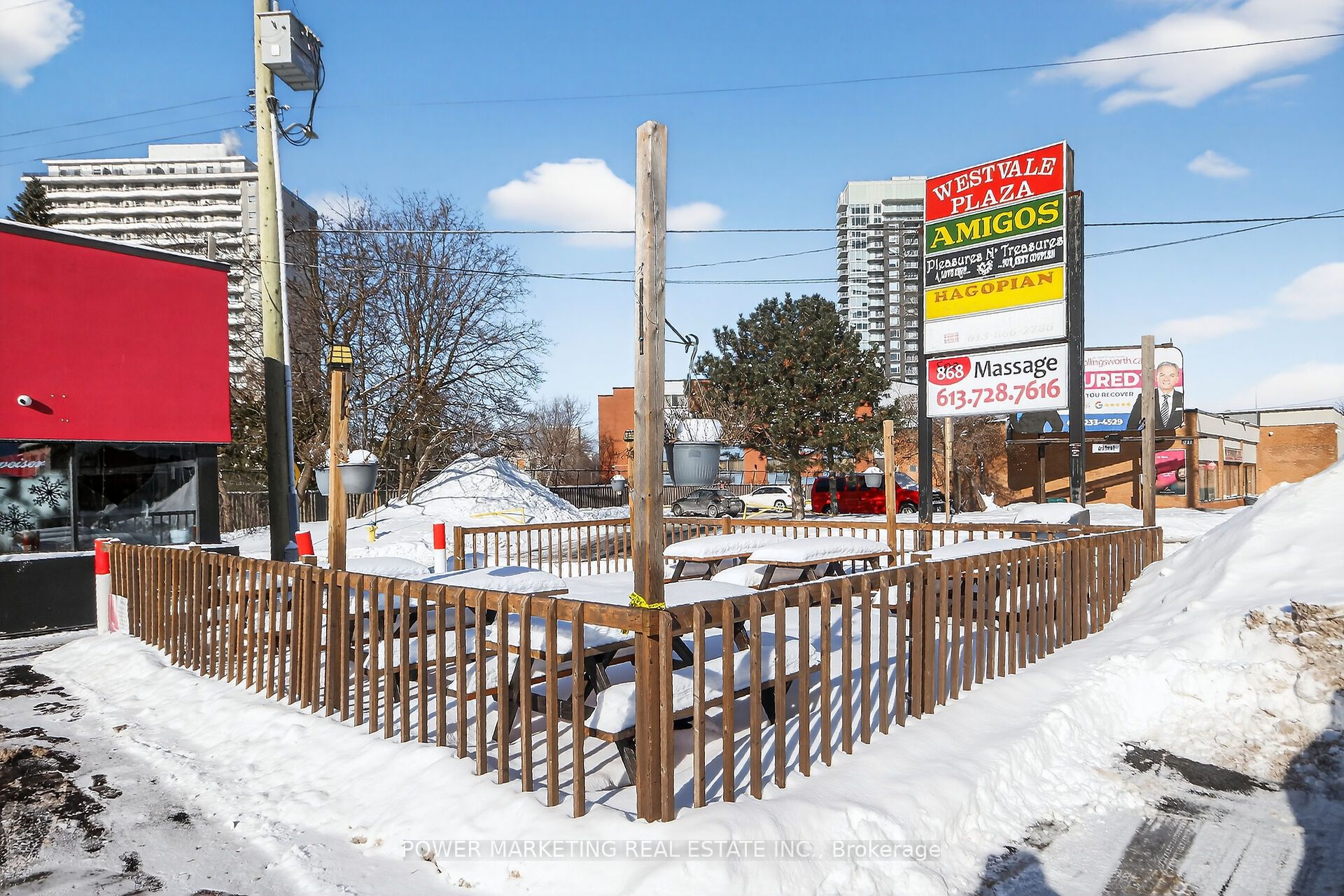 858 MERIVALE Road