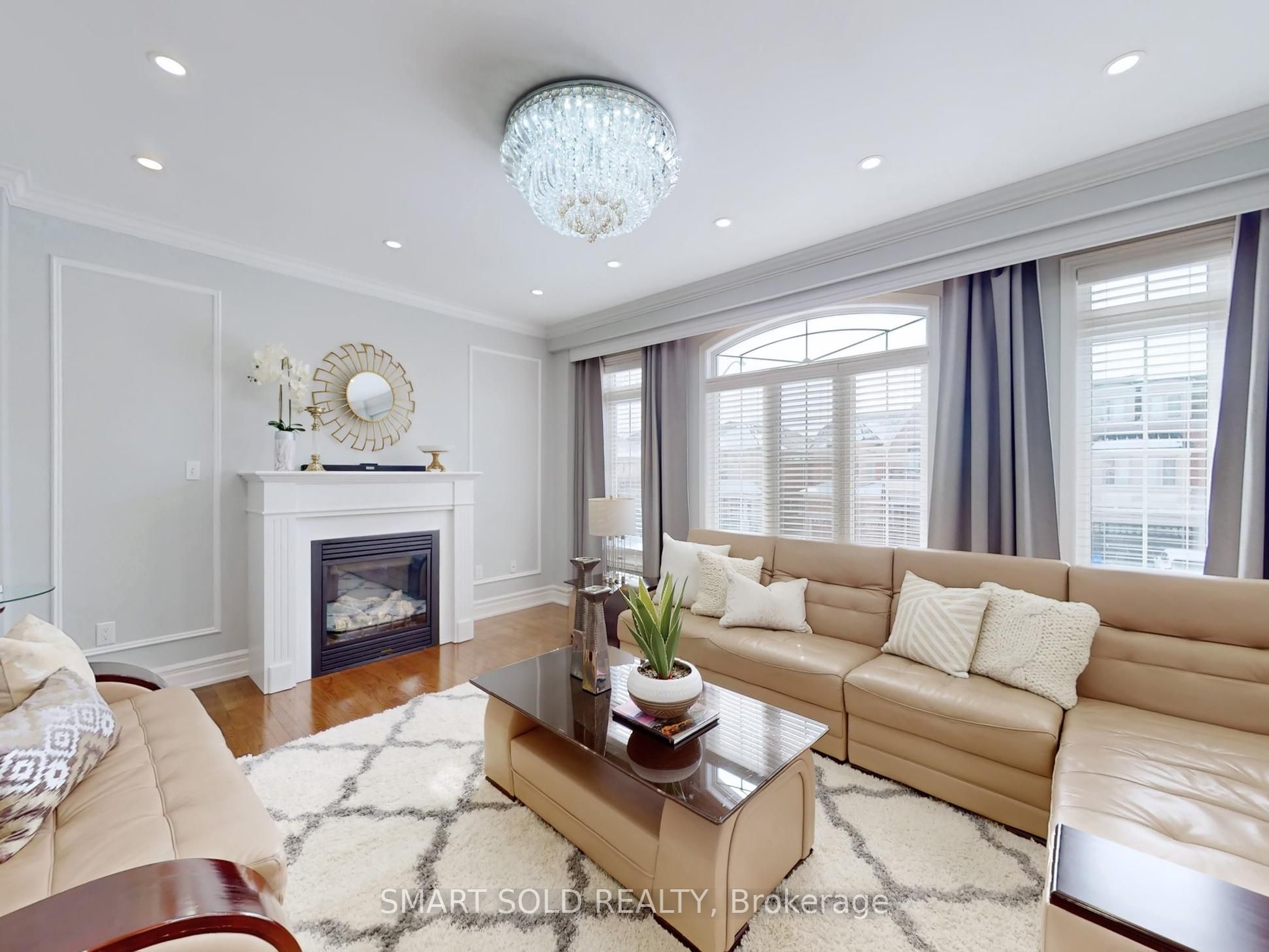 72 Headwater Crescent