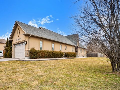 168 Twyn Rivers Drive Pickering ON L1V 1E2