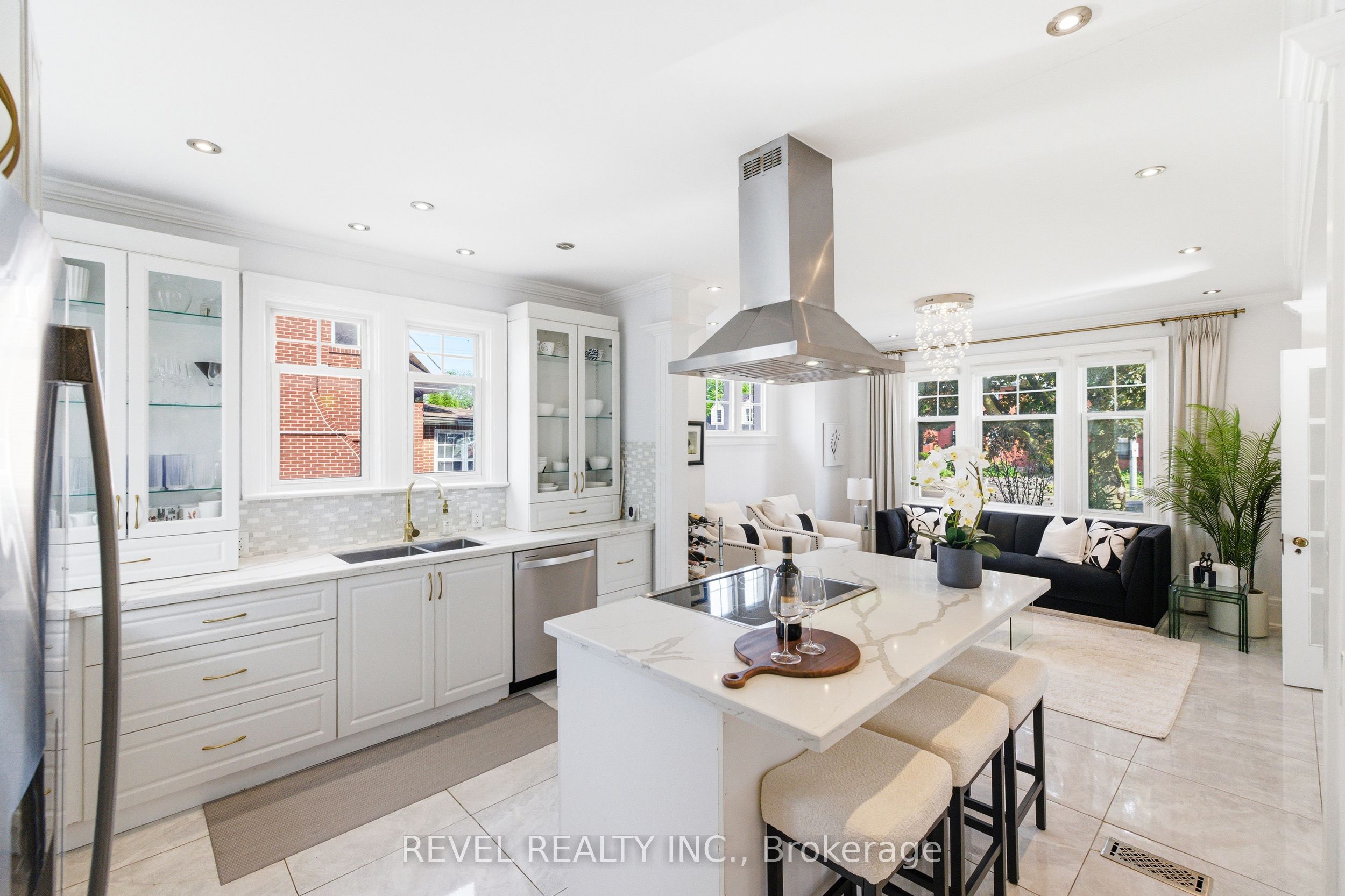 308 King Street E