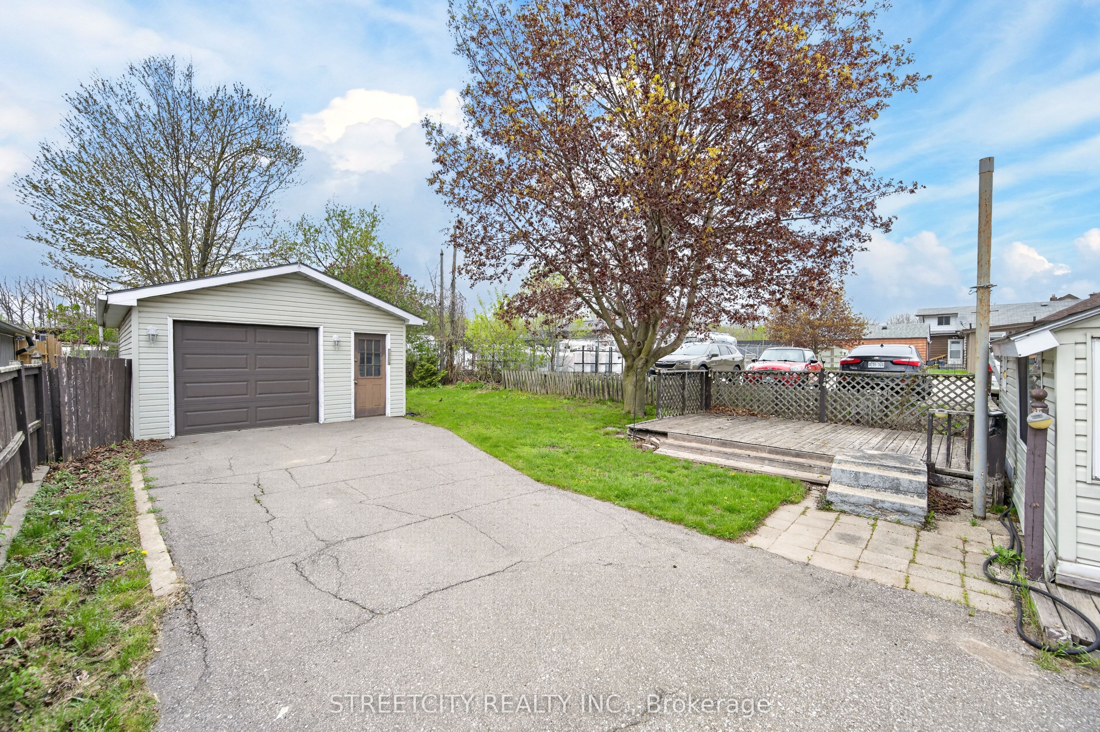 384 Brock Street N