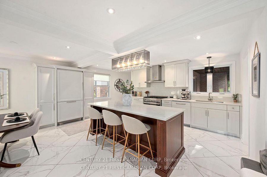 43 Compton Crescent