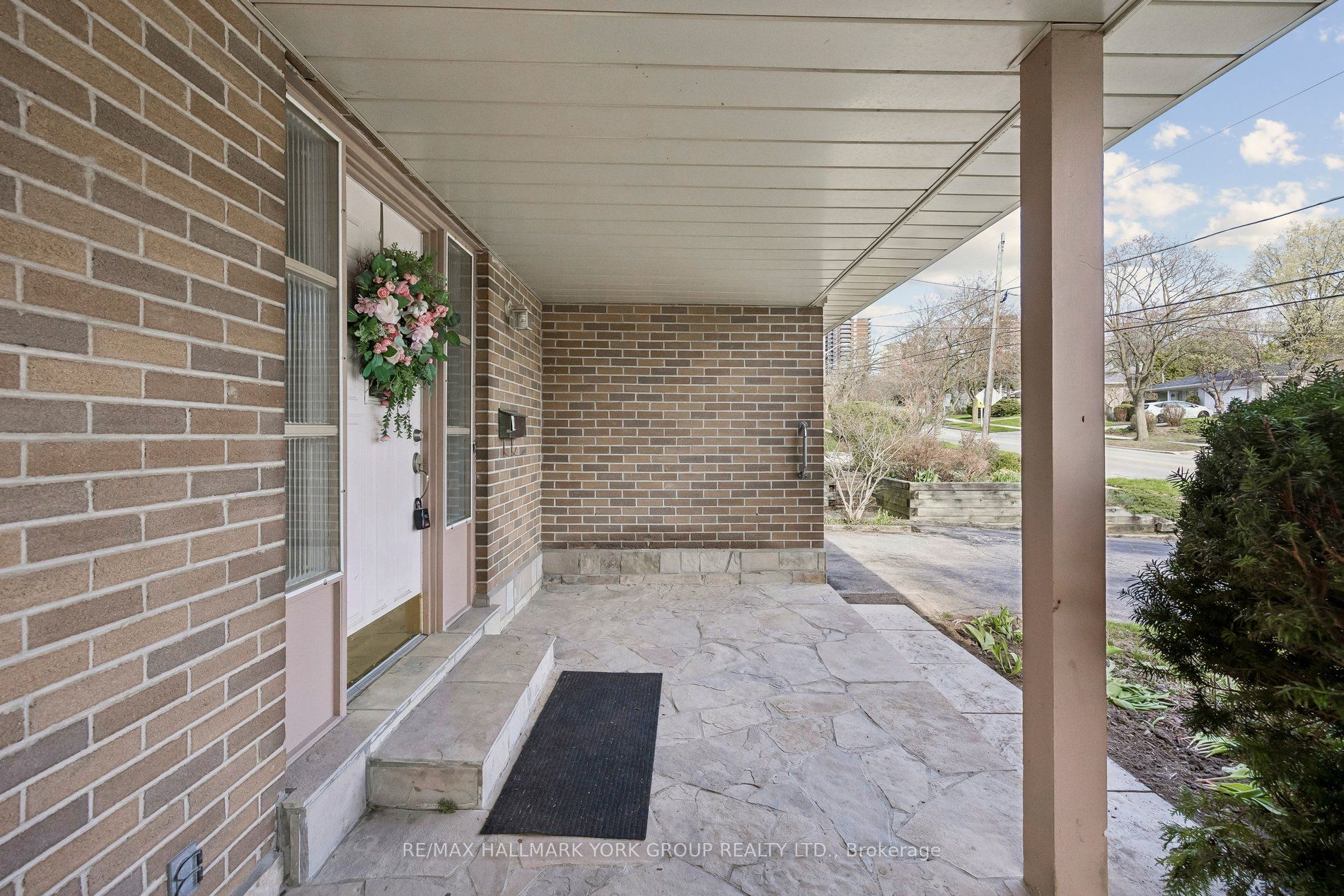 86 Nymark Avenue