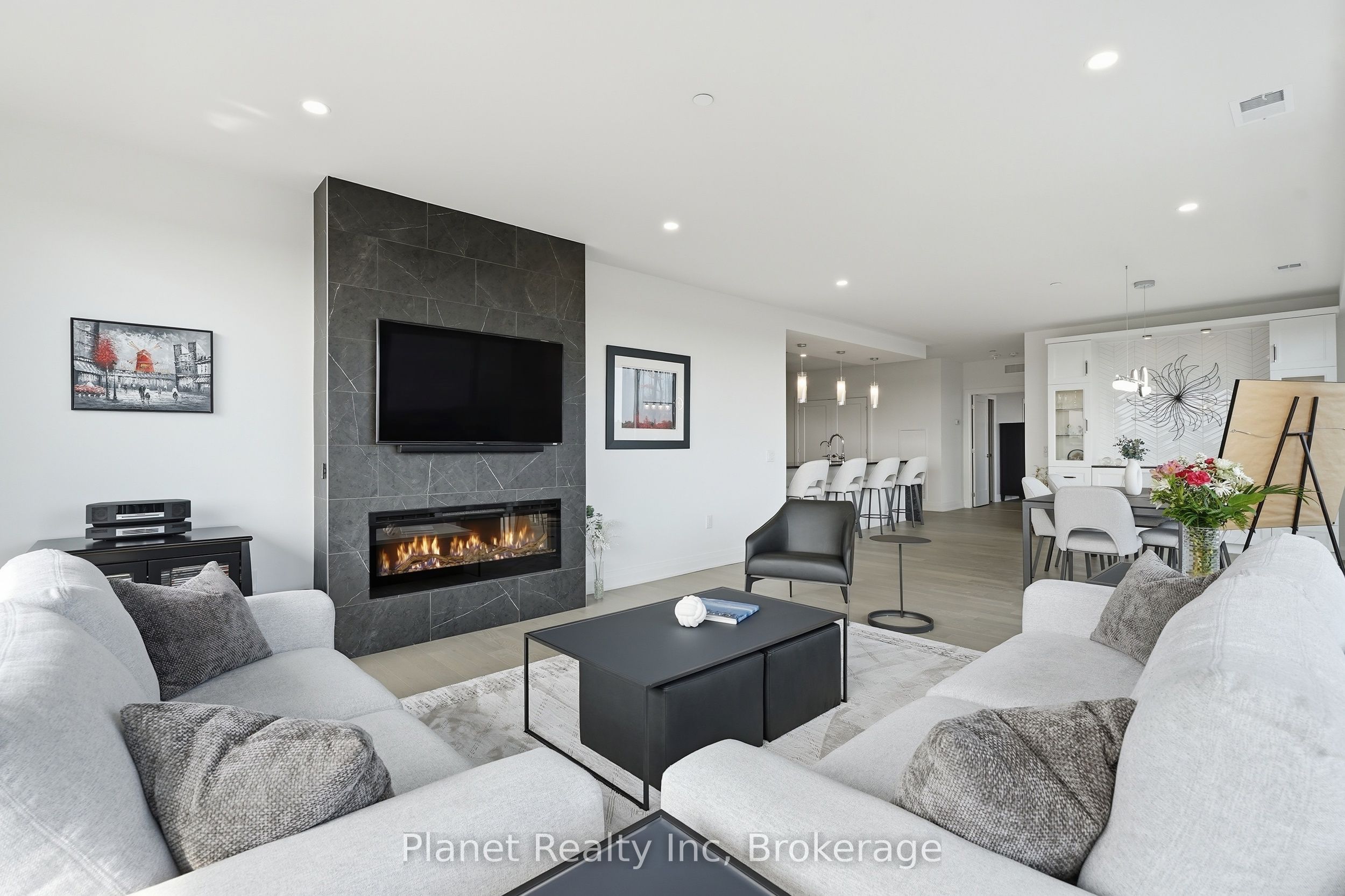 71 Wyndham Street S 1305