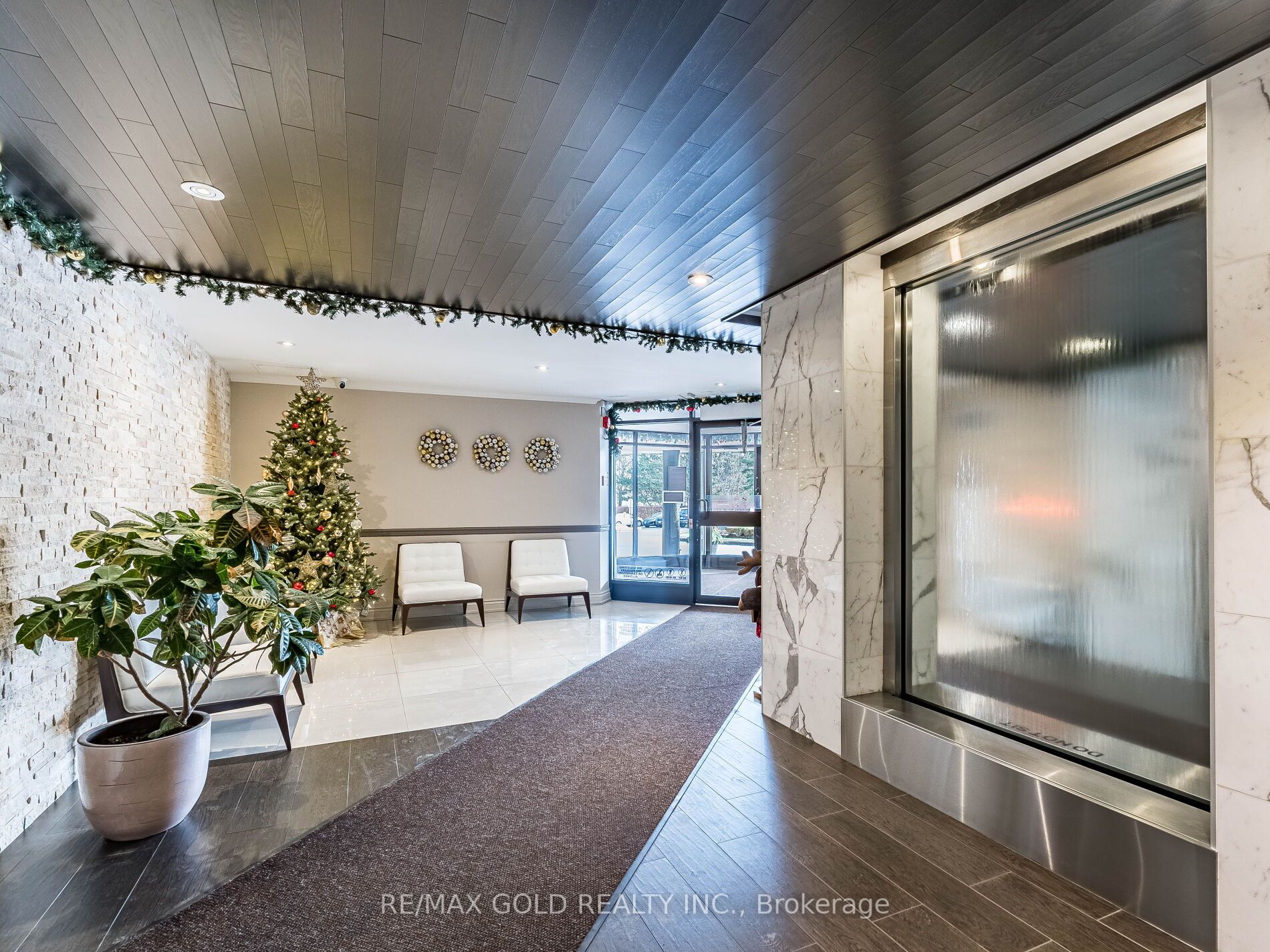 1485 Lakeshore Road E 416