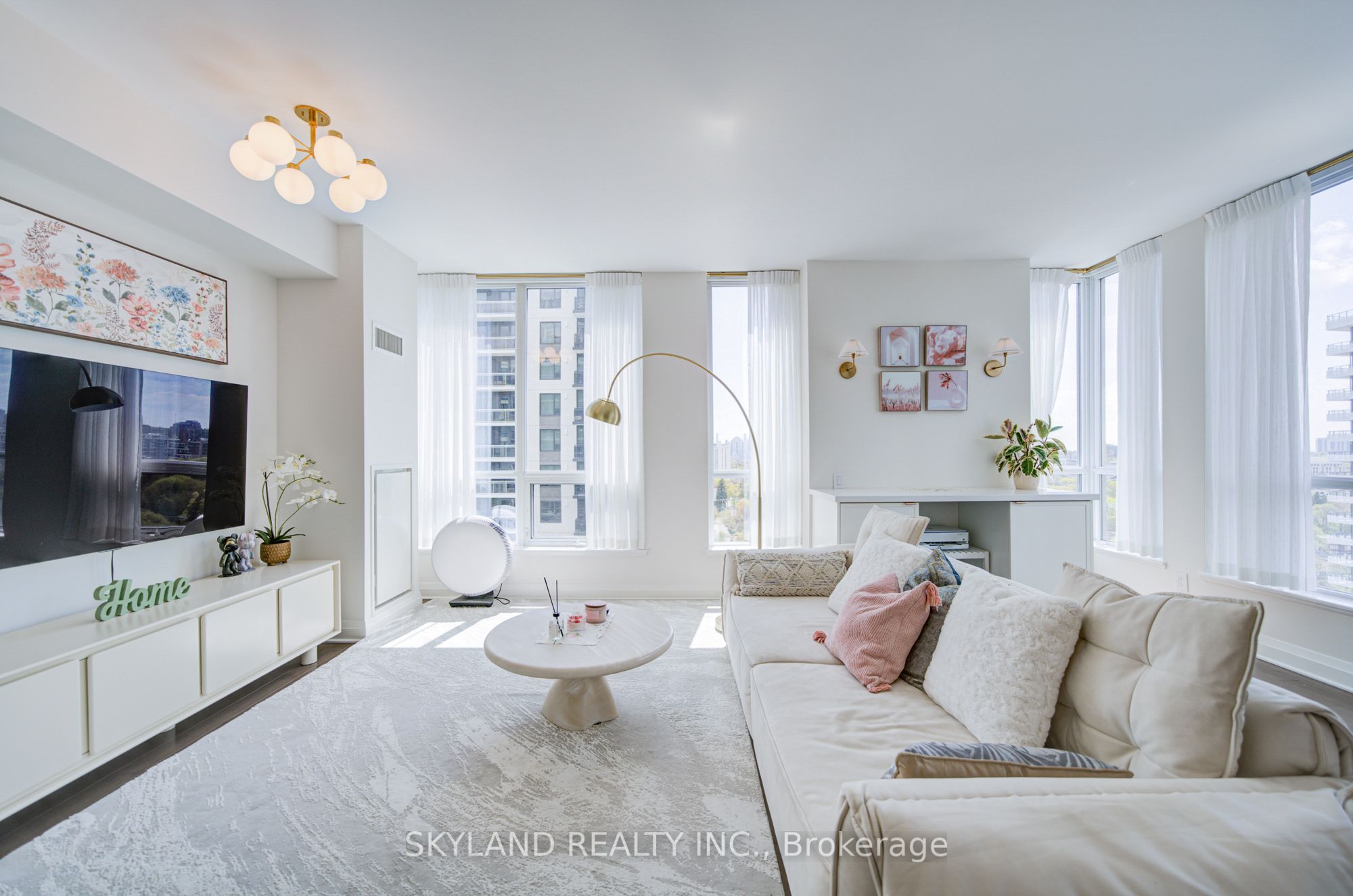 83 Redpath Avenue 1507