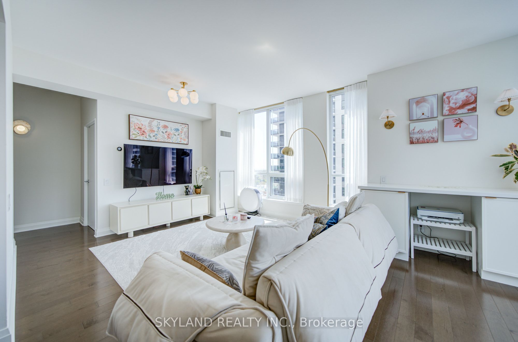 83 Redpath Avenue 1507