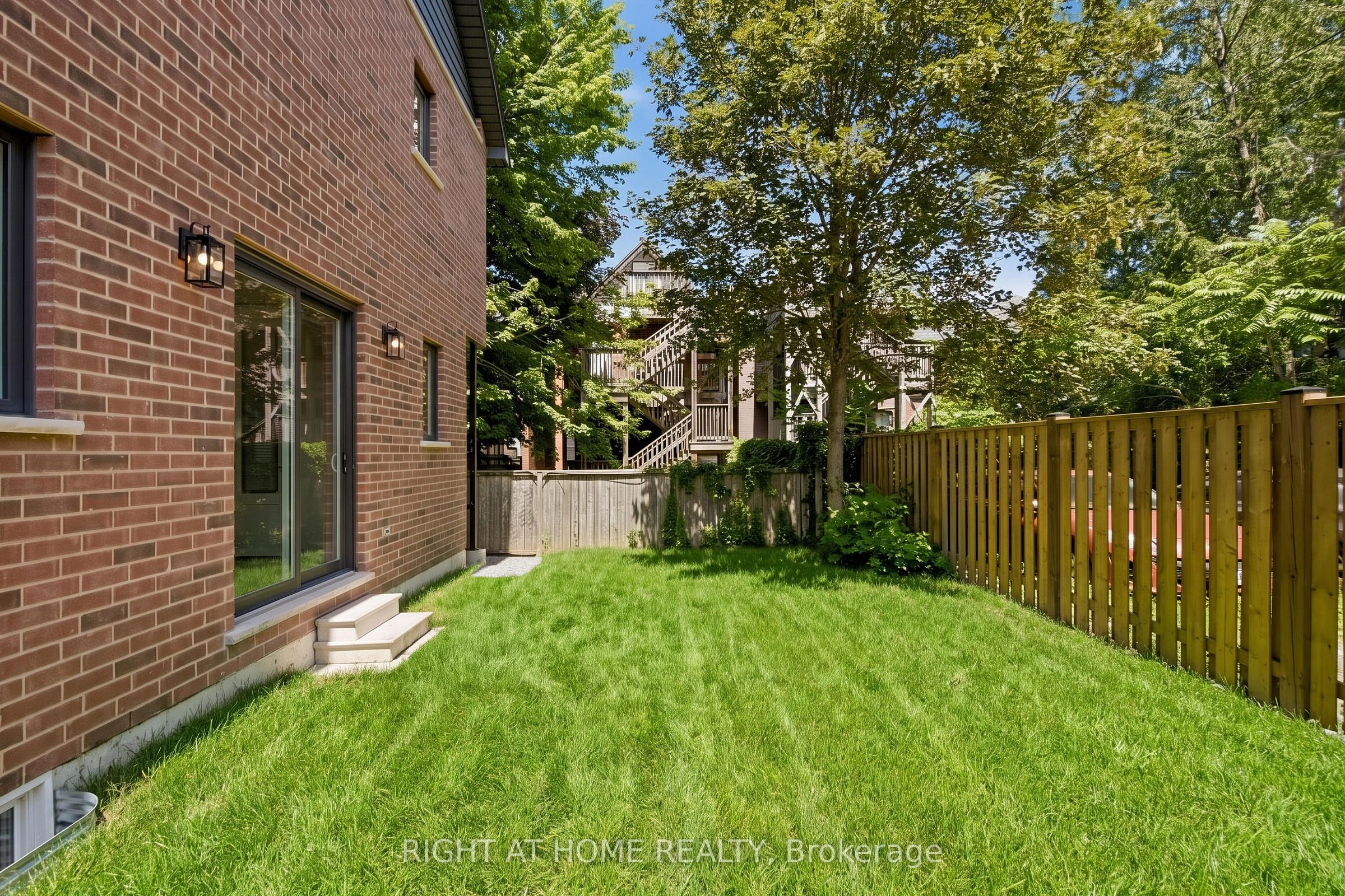 279 Hess Street S