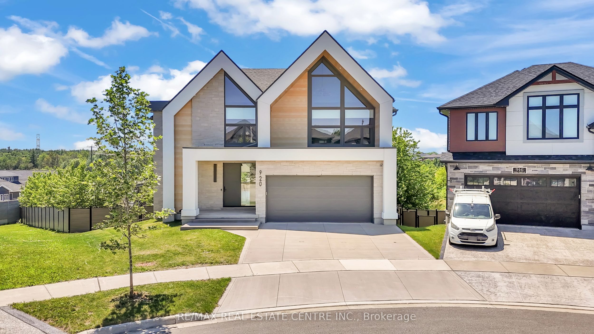 920 Thomas Pedder Court
