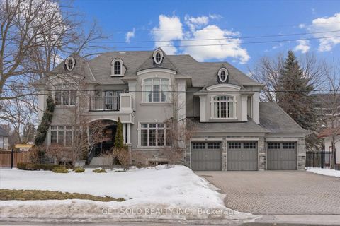 8 Thornhill Avenue Vaughan ON L4J 1J4